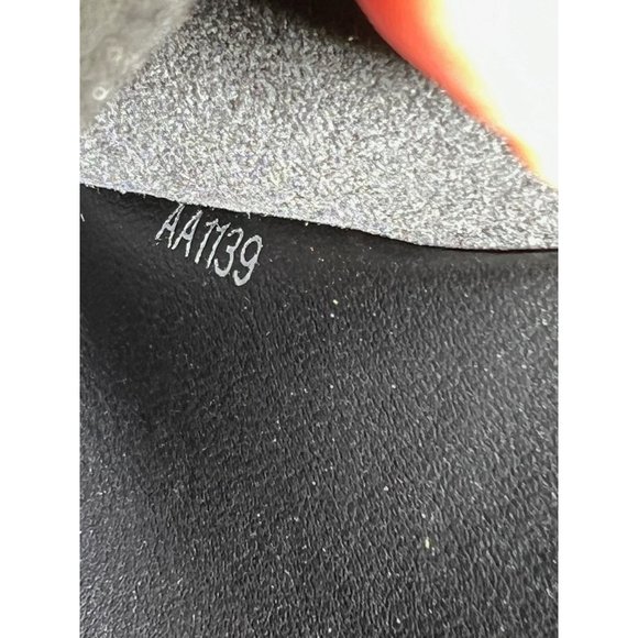 LOUIS VUITTON Reverse Giant Monogram Dauphine Bumbag Clutch - Picture 10 of 15